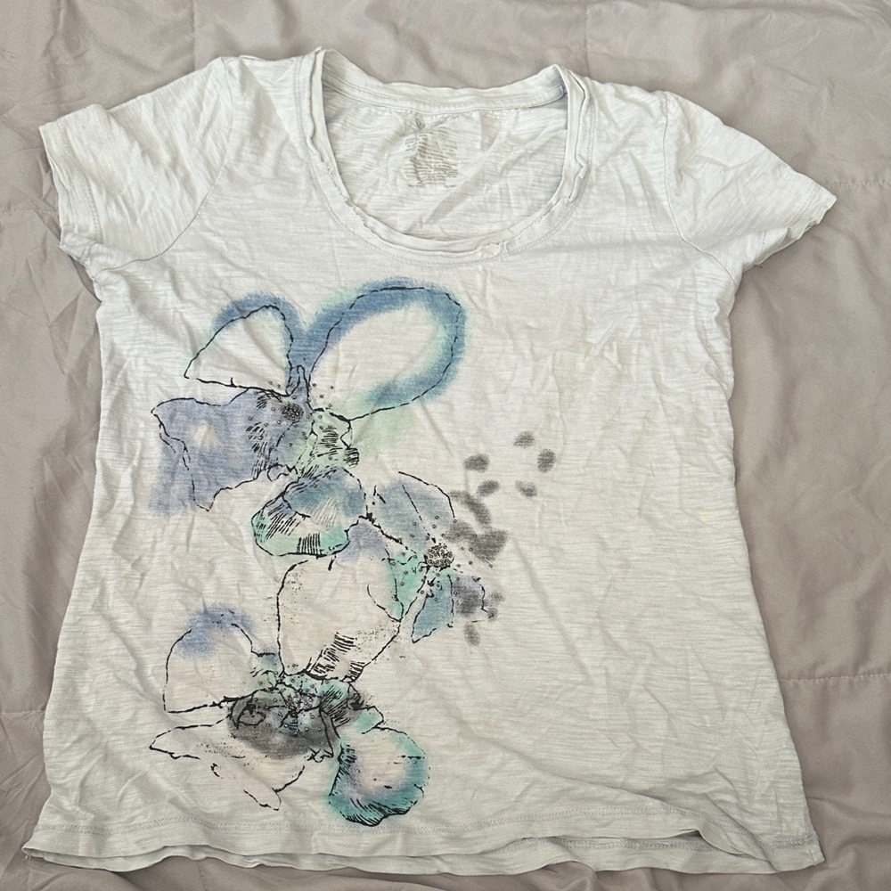 St. John's Bay Gray Floral Short Sleeve Tee
